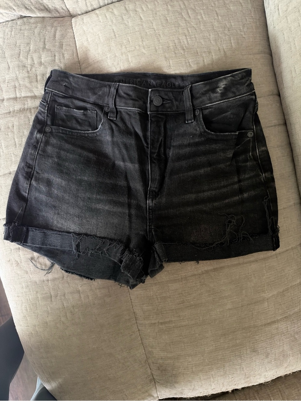 American Eagle Mom Shorts Black Denim Size 2 Distressed Cuffed Hem